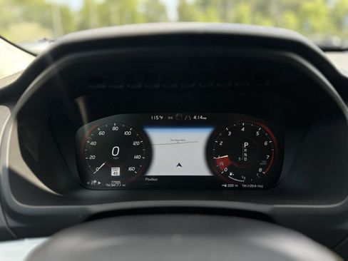 Used 2018 Volvo XC90 T6 Momentum w/ Convenience Package AWD/4WD image 24