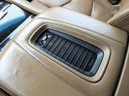 Used 2019 Cadillac Escalade Platinum image 24