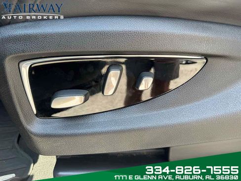 Used 2018 Cadillac Escalade Luxury image 16