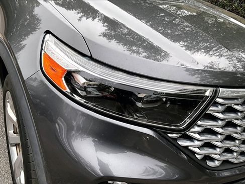 Used 2020 Ford Explorer Platinum w/ Premium Technology Package image 29