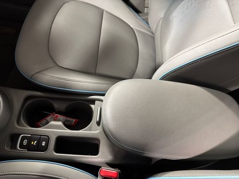 Used 2018 Kia Soul EV + image 21