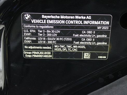 Used 2023 BMW 530e w/ M Sport Package image 40