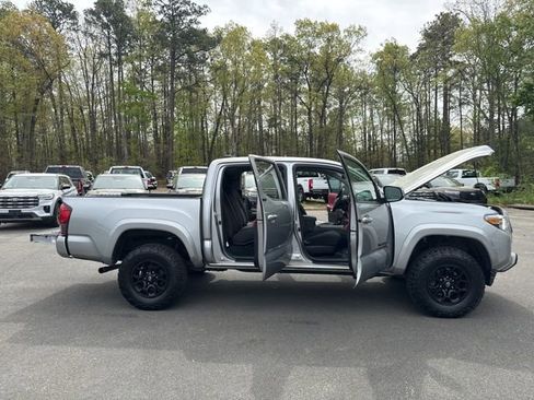 Used 2021 Toyota Tacoma SR5 w/ Technology Package image 27