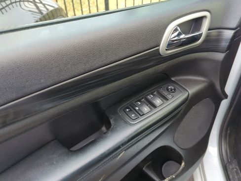 Used 2019 Jeep Grand Cherokee Altitude image 8