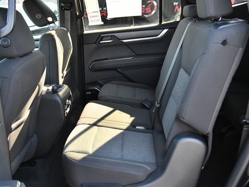 Used 2025 GMC Acadia Elevation image 43