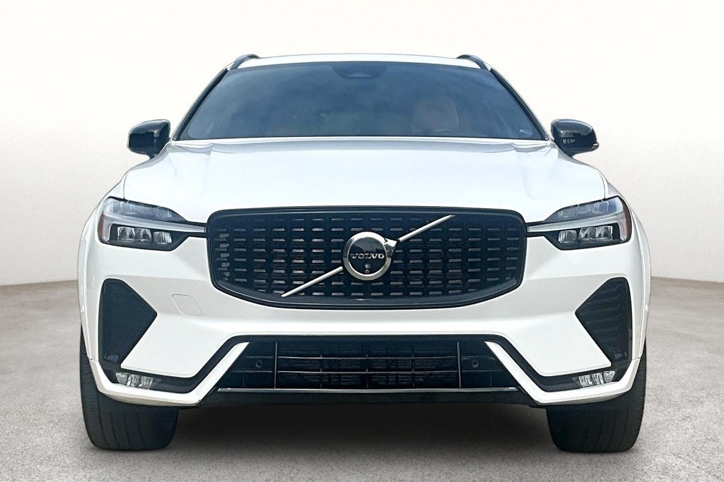 Certified 2024 Volvo XC60 B5 Ultimate w/ Protection Package Premier AWD/4WD image 4