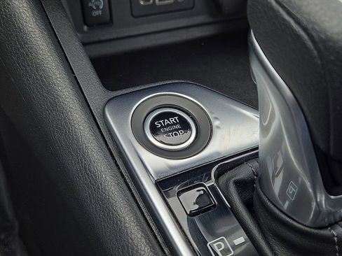 Used 2025 Nissan Sentra SV FWD image 30