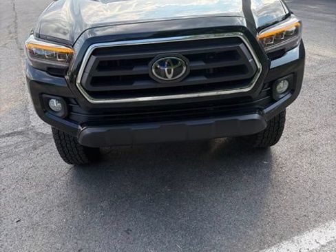 Used 2021 Toyota Tacoma SR5 w/ Technology Package AWD/4WD image 7