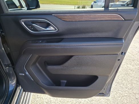 Used 2021 Chevrolet Suburban High Country image 16