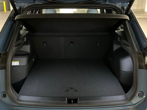 Certified 2025 Volkswagen Tiguan SEL R-Line image 37