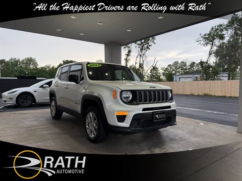 Used 2023 Jeep Renegade Latitude AWD/4WD image 1