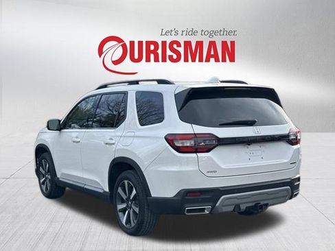 Used 2025 Honda Pilot Touring image 4