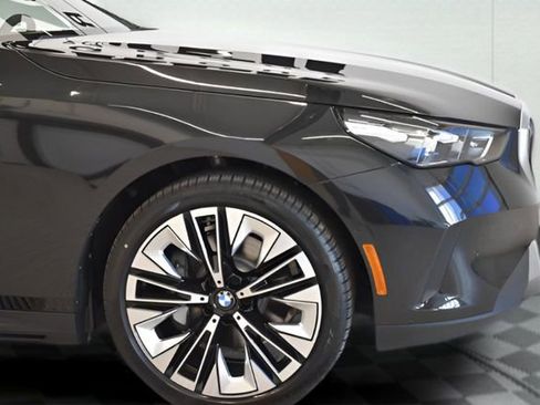New 2026 BMW 530i xDrive w/ Premium Package AWD/4WD image 13