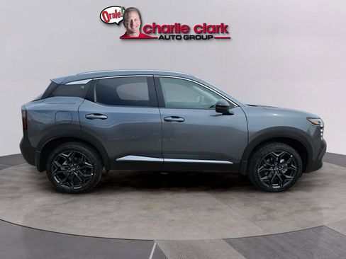 New 2026 Nissan Kicks SR FWD image 7