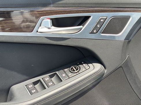 Used 2019 Genesis G80 3.8 RWD image 12