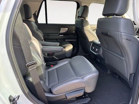 Certified 2025 Ford Expedition Active AWD/4WD image 13