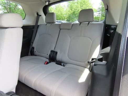 Certified 2023 Honda Pilot LX image 15