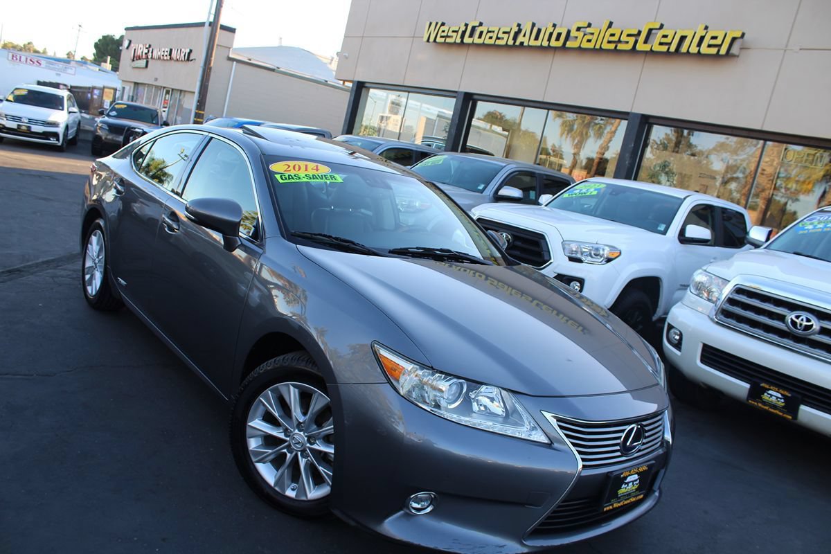 Used 2014 Lexus ES 300h w/ Luxury Package w/Bamboo Trim FWD image 35
