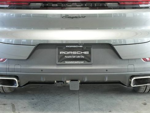 Used 2025 Porsche Cayenne Coupe image 40