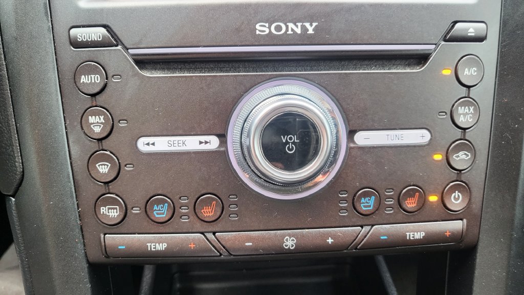 Used 2020 Ford Fusion Energi Titanium FWD image 35