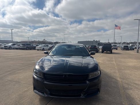 Used 2023 Dodge Charger SXT image 4