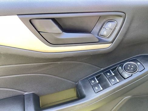 Used 2022 Ford Escape SE w/ Cold Weather Package image 25