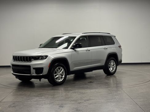 Used 2022 Jeep Grand Cherokee L Laredo w/ Luxury Tech Group I image 4