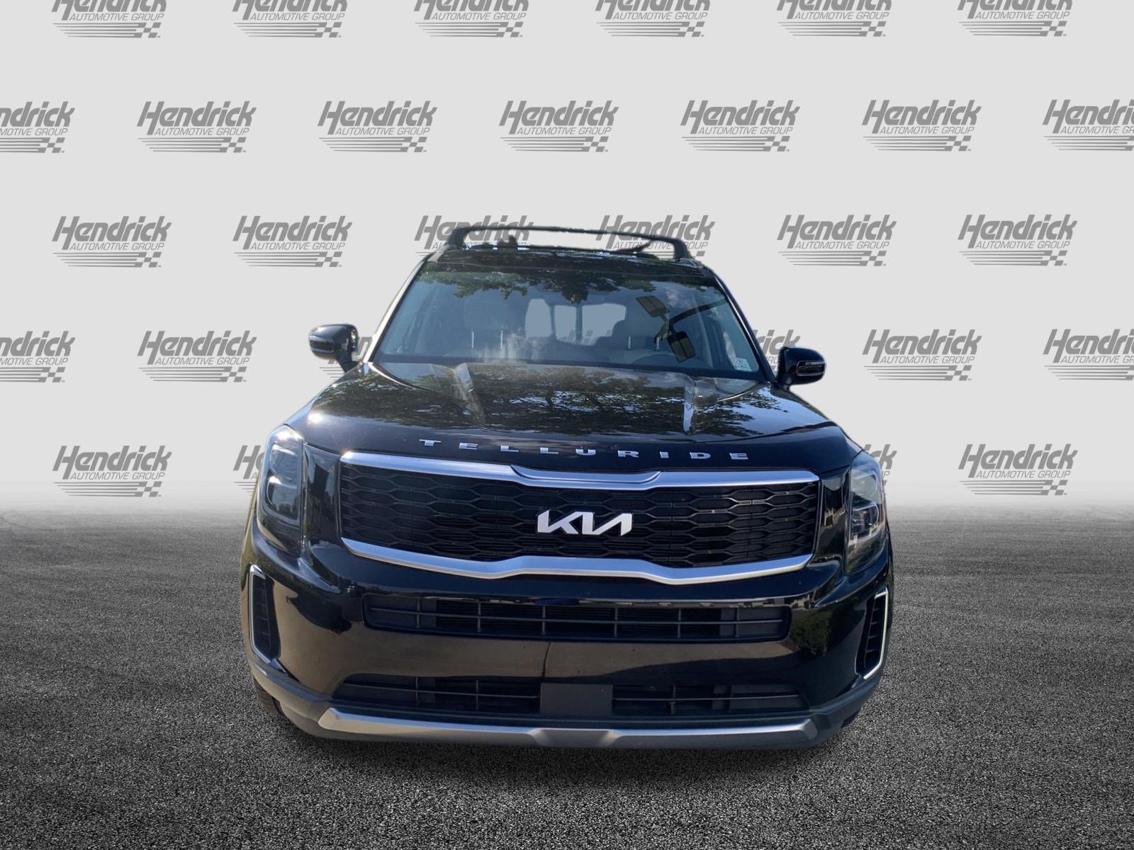 Used 2022 Kia Telluride EX w/ EX Premium Package FWD image 3