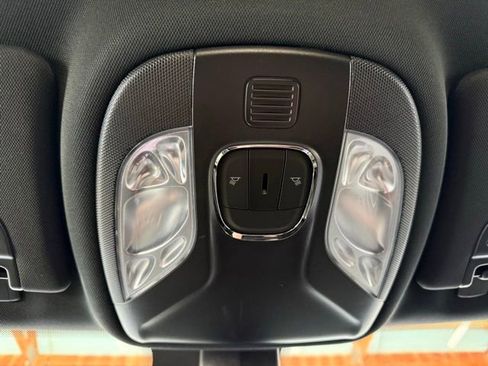 Used 2024 Jeep Compass Limited image 18