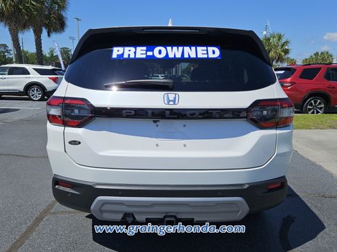 Used 2025 Honda Pilot EX-L image 4