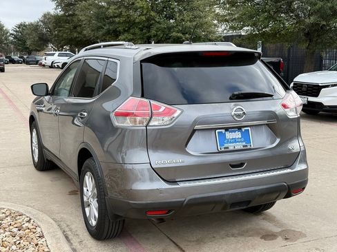 Used 2015 Nissan Rogue SV image 3