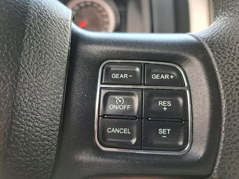 Used 2019 RAM 1500 Classic SLT image 13