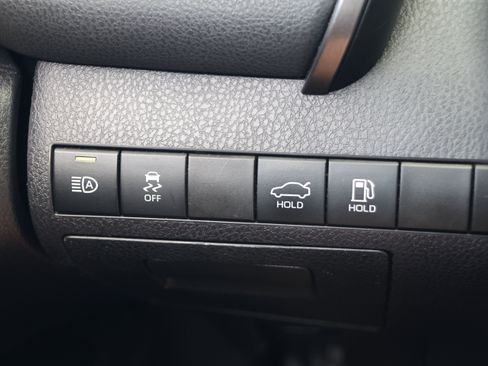 Used 2019 Toyota Camry XSE FWD image 14