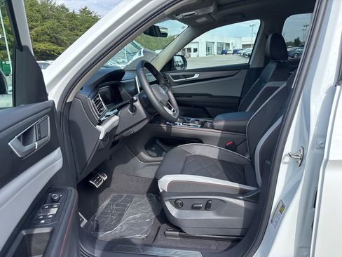 New 2026 Volkswagen Atlas Peak Edition AWD/4WD image 13