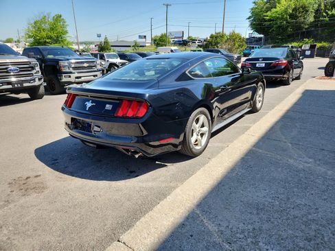 Used 2017 Ford Mustang Coupe RWD image 5