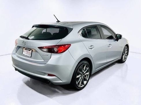 Used 2018 MAZDA MAZDA3 Touring FWD image 4