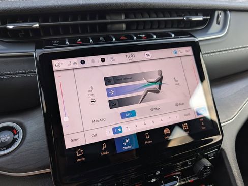 New 2025 Jeep Grand Cherokee Limited image 23