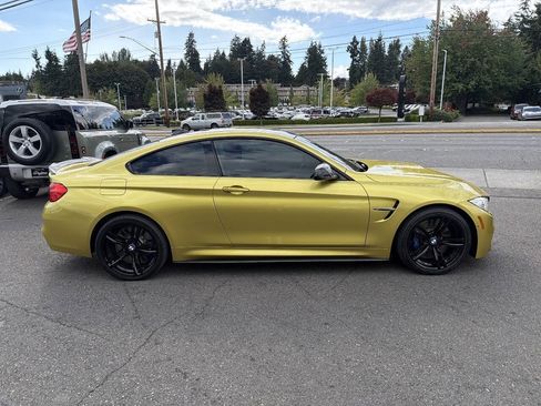 Used 2017 BMW M4 Coupe RWD image 12
