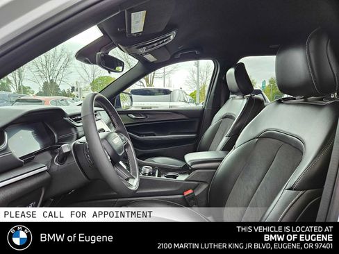 Used 2024 Jeep Grand Cherokee Altitude AWD/4WD image 24