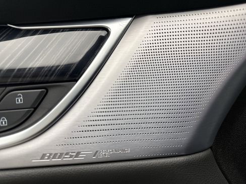 Used 2025 Cadillac XT6 Premium Luxury image 17