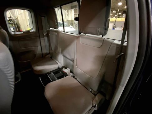 Used 2013 Toyota Tacoma 4x4 Access Cab V6 w/ TRD Off-Road Pkg image 21