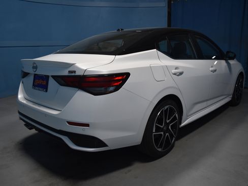 New 2025 Nissan Sentra SR w/ SR Premium Package image 18