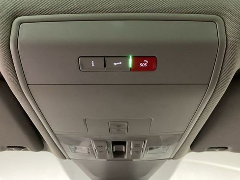 Used 2021 Volkswagen Atlas SEL Premium image 25