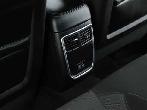 Used 2016 Dodge Charger SXT image 6