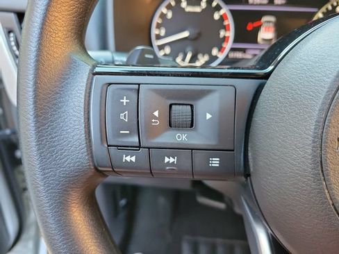 Used 2023 Nissan Rogue SV FWD image 28