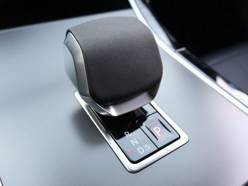 Used 2026 Land Rover Range Rover Velar S image 25