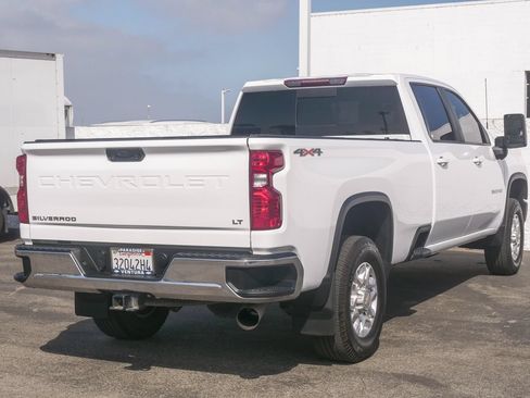Used 2022 Chevrolet Silverado 3500 LT w/ Convenience Package AWD/4WD image 9