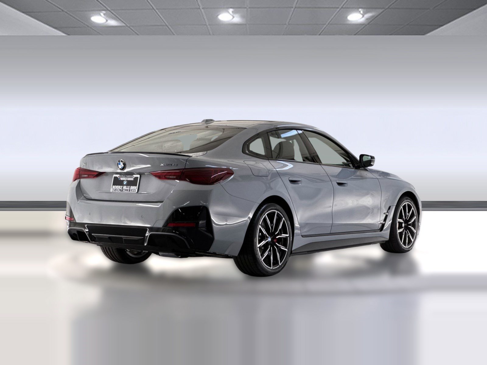 Used 2026 BMW i4 xDrive40i w/ M Sport Package AWD/4WD image 9