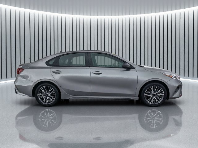 Used 2022 Kia Forte GT-Line FWD image 3
