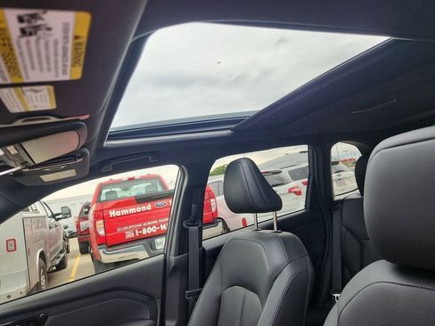 Used 2025 Subaru Forester Limited image 21